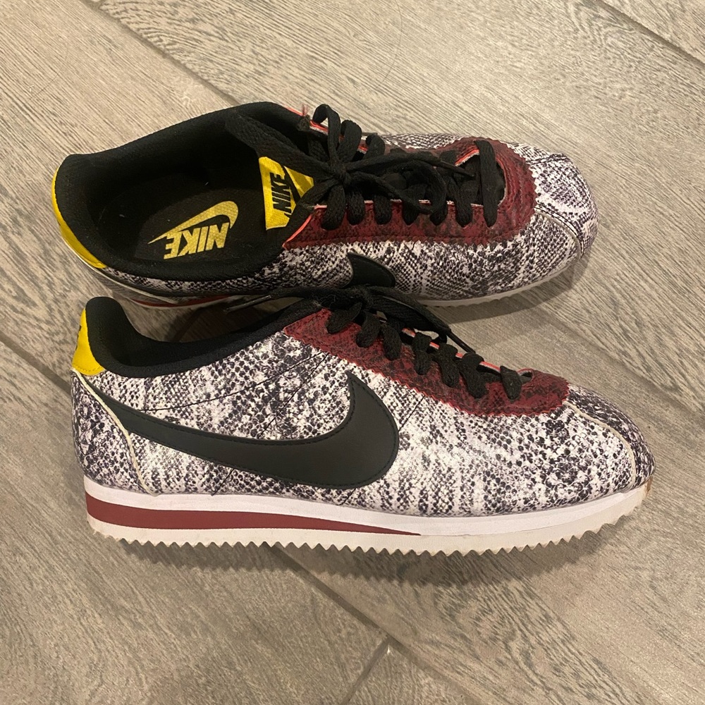 Snakeskin Nike Cortez womens size 8